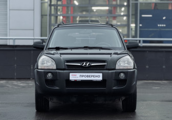 Подержанный автомобиль Hyundai Tucson 2008 года (2 фото)