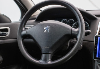 Подержанный автомобиль Peugeot 307 Wagon 2004 года (15 фото)