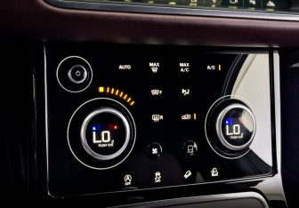 Подержанный автомобиль Land Rover Range Rover Evoque 2020 года (28 фото)