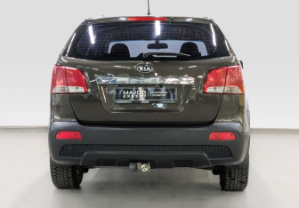 Подержанный автомобиль Kia Sorento 2011 года (6 фото)