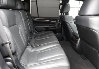 Подержанный автомобиль Lexus LX 2020 года (14 фото)