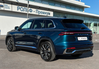 Подержанный автомобиль Geely Monjaro 2023 года (7 фото)