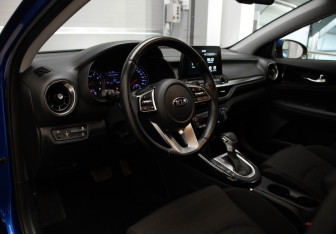 Подержанный автомобиль Kia Cerato Sedan 2021 года (7 фото)