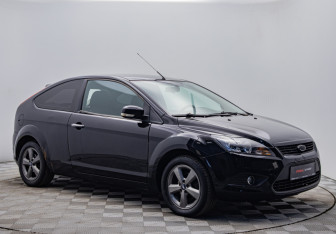 Подержанный автомобиль Ford Focus Hatchback 2008 года (7 фото)
