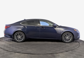 Подержанный автомобиль Lexus ES 2017 года (4 фото)