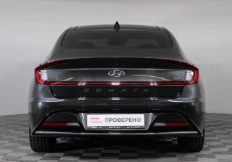Подержанный автомобиль Hyundai Sonata 2021 года (6 фото)