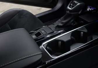 Подержанный автомобиль Toyota Camry Sedan 2025 года (15 фото)