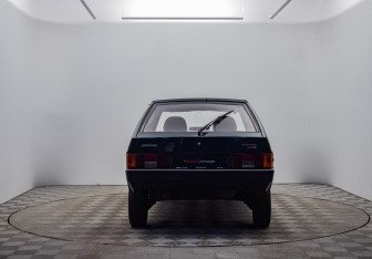 Подержанный автомобиль LADA (ВАЗ) 2109 Hatchback 2003 года (6 фото)