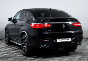 Подержанный автомобиль Mercedes-Benz GLE 2018 года (7 фото)