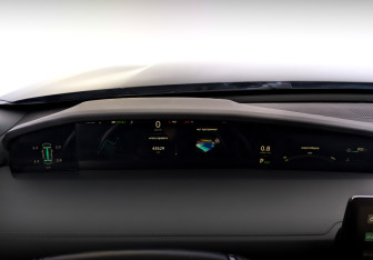 Подержанный автомобиль Changan UNI-K 2023 года (13 фото)