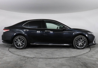 Подержанный автомобиль Toyota Camry Sedan 2023 года (4 фото)