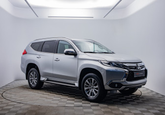 Подержанный автомобиль Mitsubishi Pajero Sport 2019 года (7 фото)