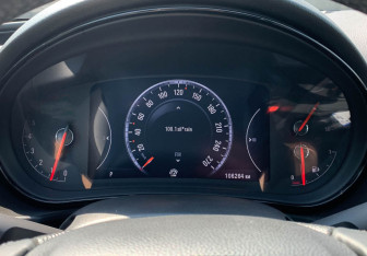 Подержанный автомобиль Opel Insignia Sedan 2014 года (23 фото)