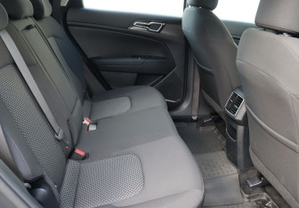 Подержанный автомобиль Kia Sportage 2023 года (23 фото)