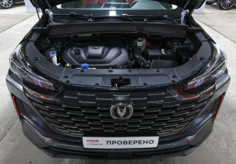 Подержанный автомобиль Changan UNI-S 2024 года (9 фото)