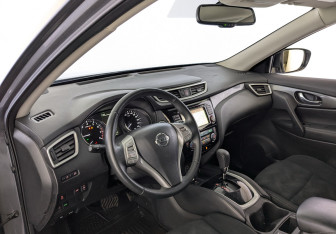 Подержанный автомобиль Nissan X-Trail 2017 года (16 фото)