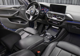 Подержанный автомобиль BMW X3 2022 года (12 фото)