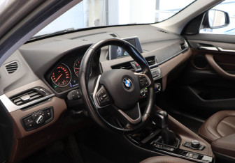 Подержанный автомобиль BMW X1 2016 года (7 фото)
