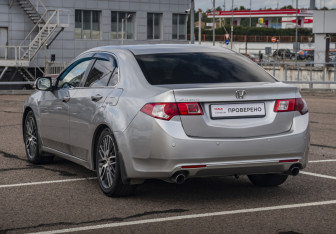 Подержанный автомобиль Honda Accord Sedan 2008 года (7 фото)
