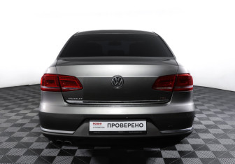 Подержанный автомобиль Volkswagen Passat Sedan 2011 года (6 фото)
