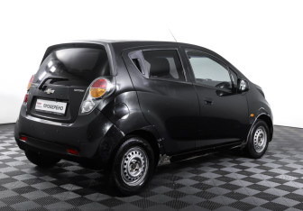 Подержанный автомобиль Chevrolet Spark 2011 года (5 фото)