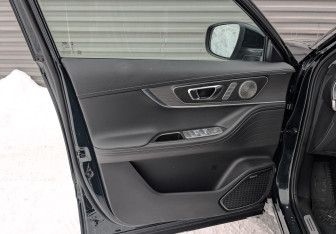 Подержанный автомобиль Chery Tiggo 8 Pro Max 2023 года (19 фото)