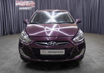 Подержанный автомобиль Hyundai Solaris Sedan 2011 года (2 фото)