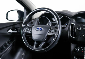 Подержанный автомобиль Ford Focus Hatchback 2016 года (13 фото)
