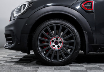 Подержанный автомобиль MINI Countryman 2020 года (15 фото)