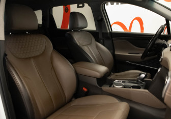 Подержанный автомобиль Hyundai Santa Fe 2019 года (33 фото)