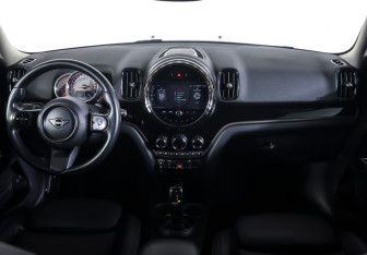 Подержанный автомобиль MINI Countryman 2021 года (12 фото)