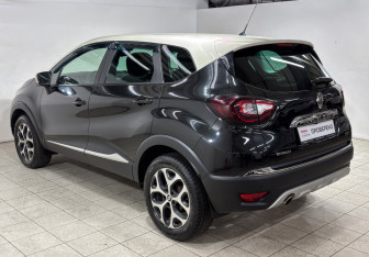 Подержанный автомобиль Renault Kaptur 2017 года (7 фото)