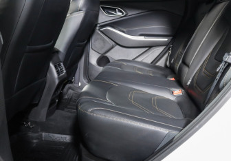 Подержанный автомобиль Москвич 3 2023 года (10 фото)