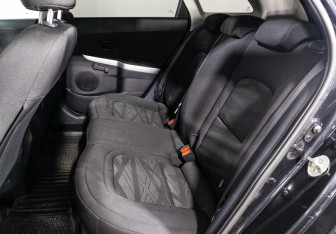 Подержанный автомобиль Kia Ceed Wagon 2012 года (13 фото)