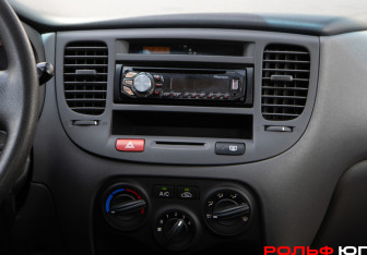 Подержанный автомобиль Kia Rio Sedan 2006 года (15 фото)