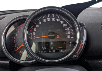 Подержанный автомобиль MINI Clubman Wagon 2019 года (13 фото)