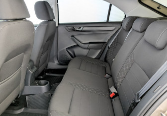 Подержанный автомобиль Skoda Rapid Liftback 2021 года (12 фото)