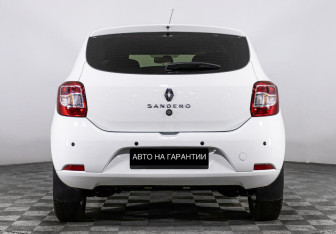 Подержанный автомобиль Renault Sandero 2020 года (4 фото)