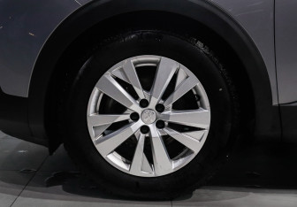 Подержанный автомобиль Peugeot 3008 2019 года (22 фото)