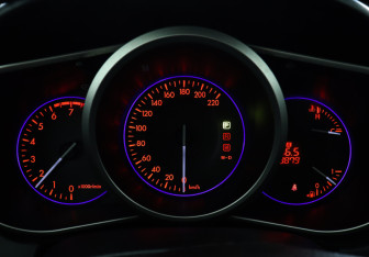 Подержанный автомобиль Mazda CX-7 2011 года (9 фото)
