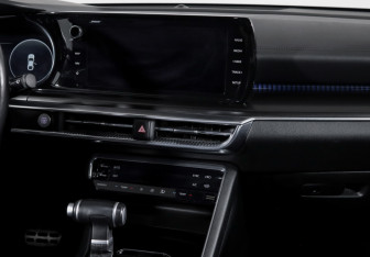 Подержанный автомобиль Kia K5 2021 года (13 фото)