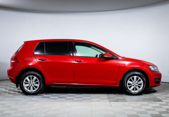 Подержанный автомобиль Volkswagen Golf Hatchback 2013 года (4 фото)