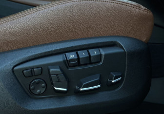 Подержанный автомобиль BMW X6 2014 года (26 фото)