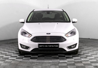 Подержанный автомобиль Ford Focus Hatchback 2017 года (2 фото)