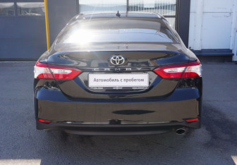 Подержанный автомобиль Toyota Camry Sedan 2019 года (6 фото)