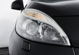 Подержанный автомобиль Renault Scenic 2012 года (23 фото)