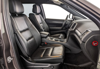 Подержанный автомобиль Jeep Grand Cherokee 2018 года (23 фото)