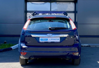 Подержанный автомобиль Ford Focus Hatchback 2009 года (6 фото)