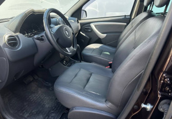 Подержанный автомобиль Renault Duster 2014 года (9 фото)