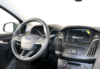 Подержанный автомобиль Ford Focus Hatchback 2018 года (10 фото)